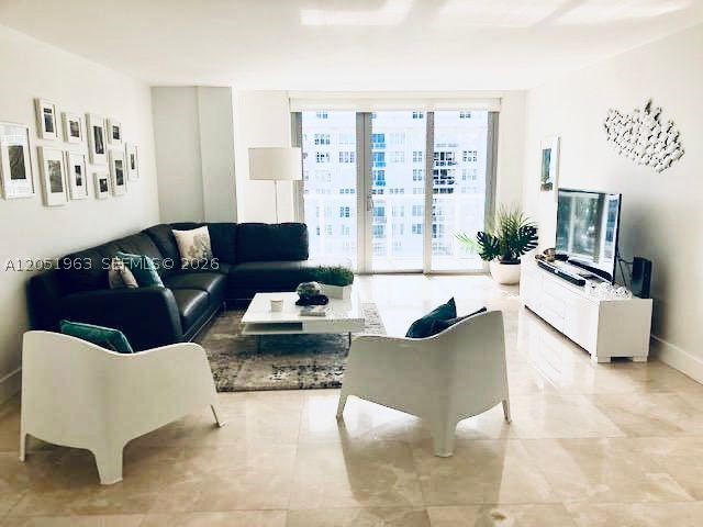 5701 Collins Ave 1415