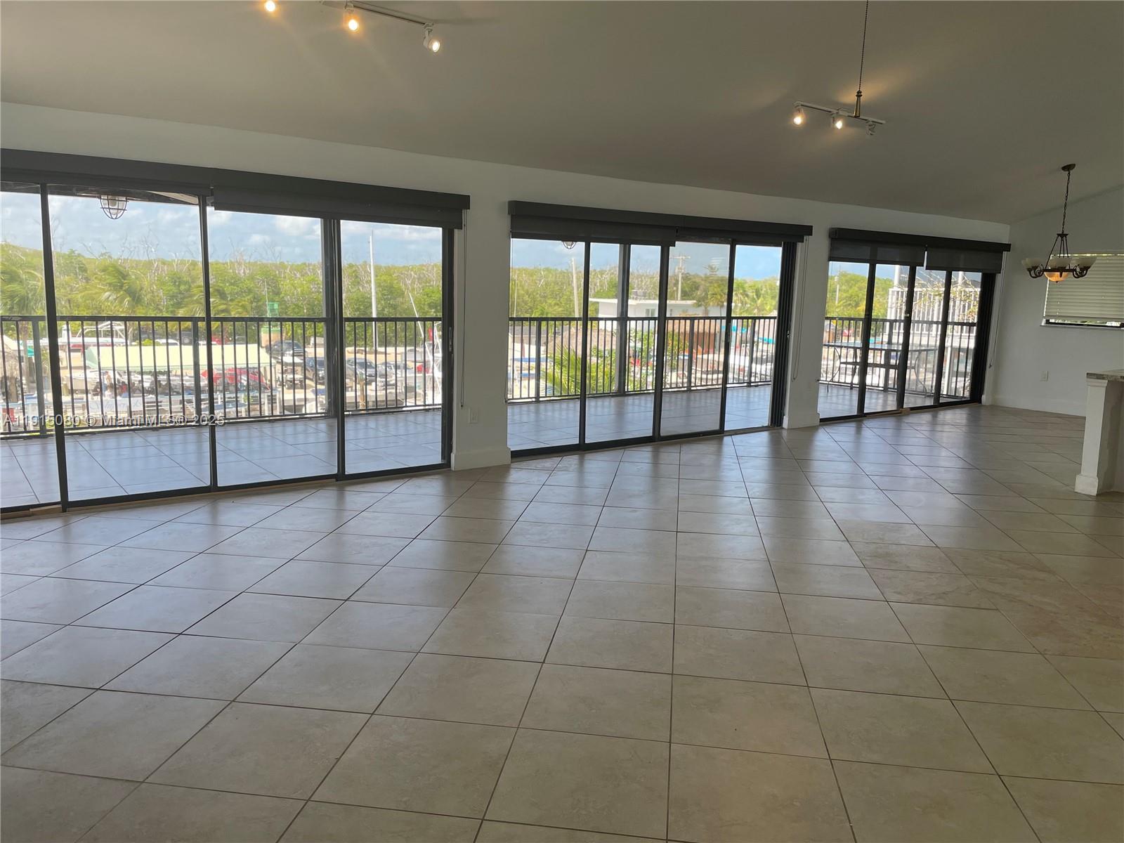 OCEAN ISLE ESTATE - Residential Lease