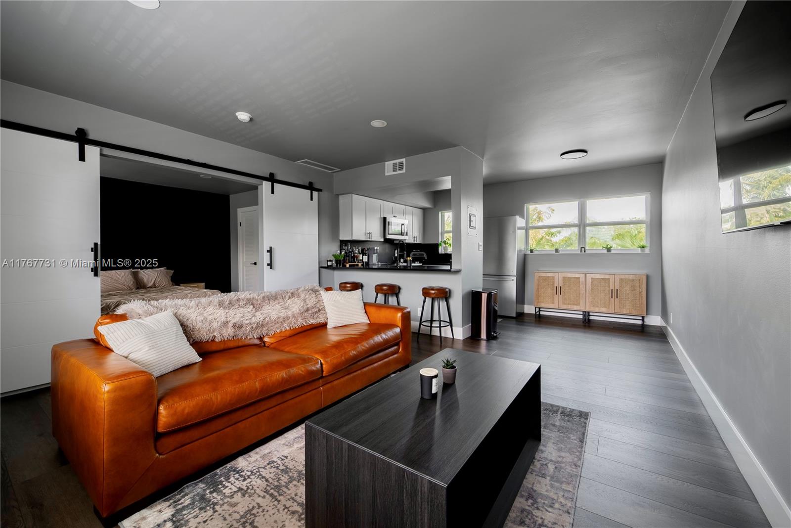 609 NE 13th Ave 302