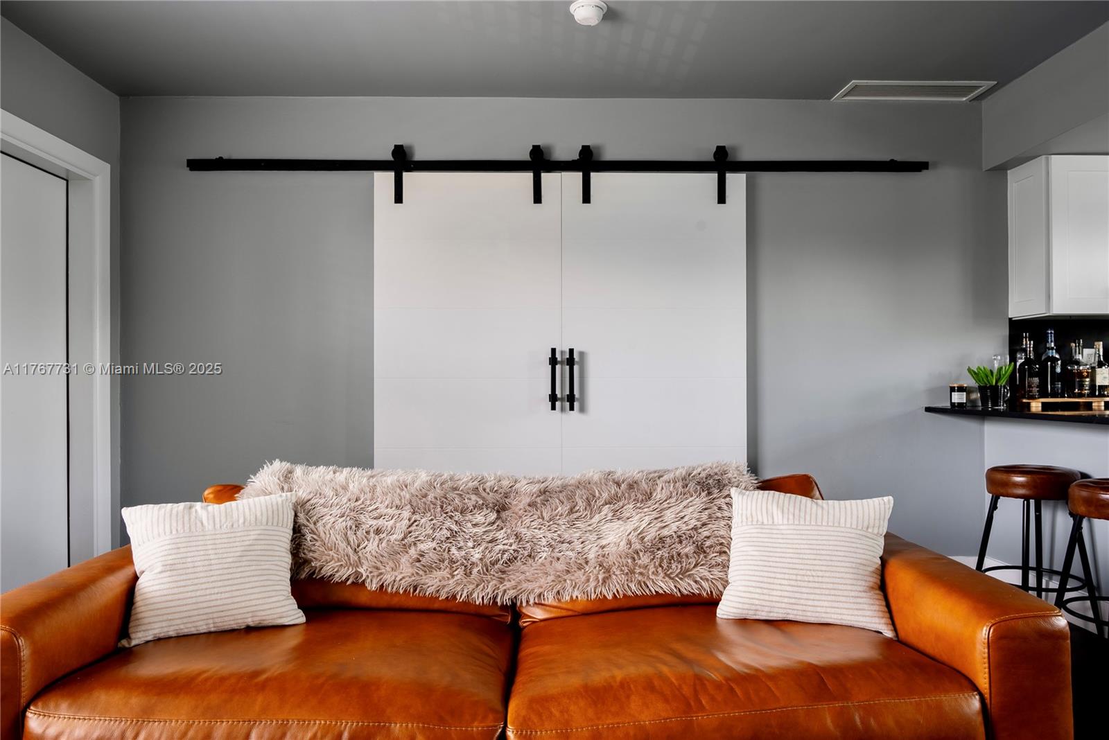 609 NE 13th Ave 302