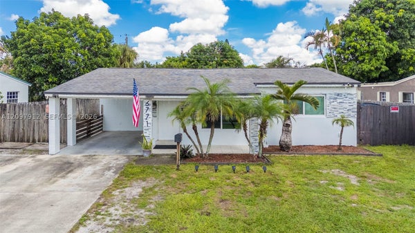 6771 HARDING ST, HOLLYWOOD, FL 33024 - Image 3d102eb1d4c9d55d0d239eccf2e7267e/130593271