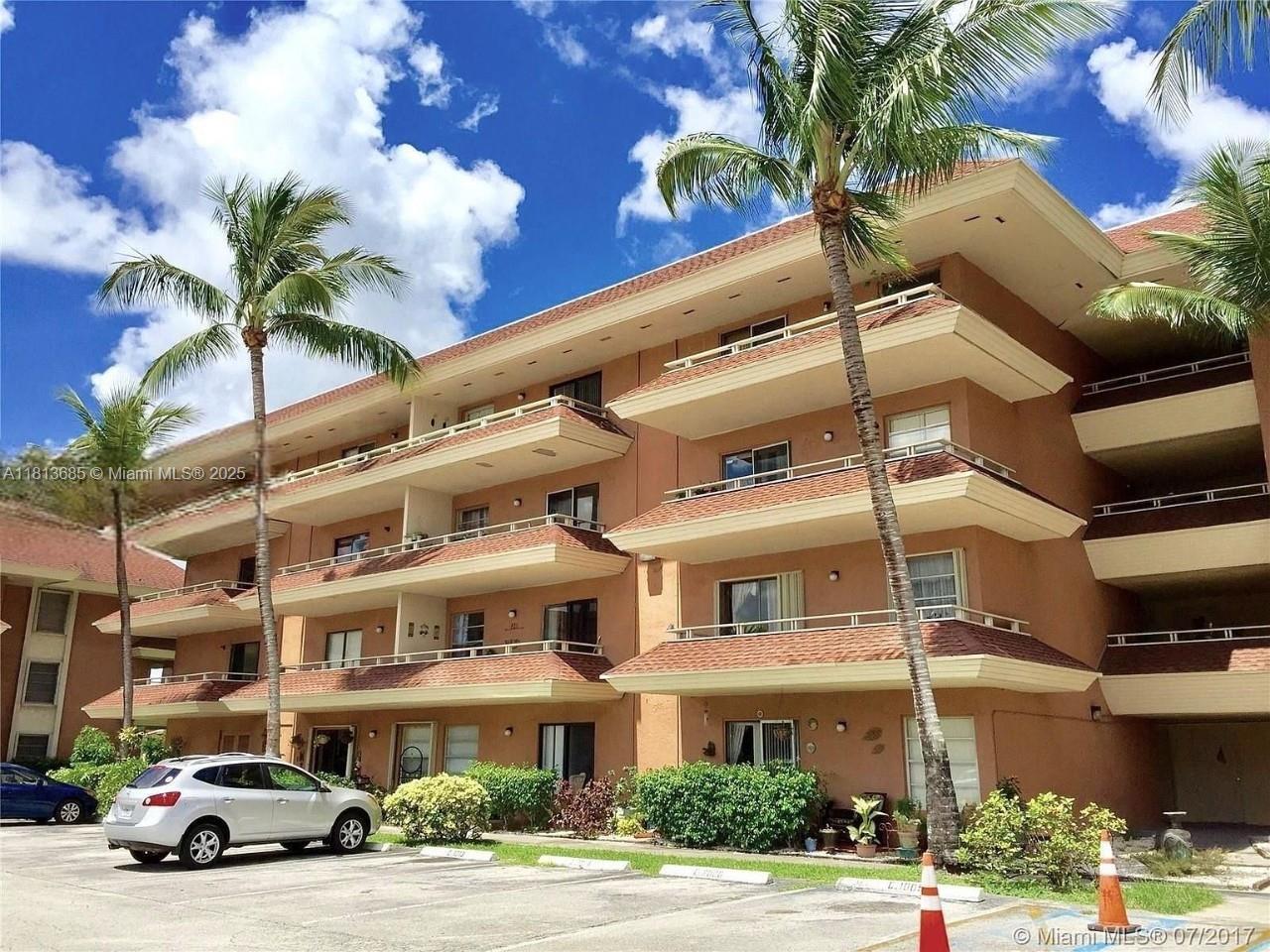 17530 Nw 68th Ave C2001, Hialeah, Miami-Dade County, Florida - 1 Bedrooms  
1 Bathrooms - 