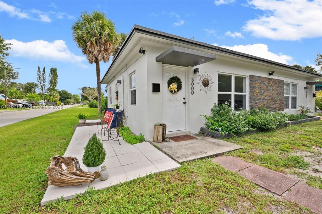 Photo of 3000 - 3002 SW 15th Ave, Fort Lauderdale, FL 33315 (MLS # A11931632)