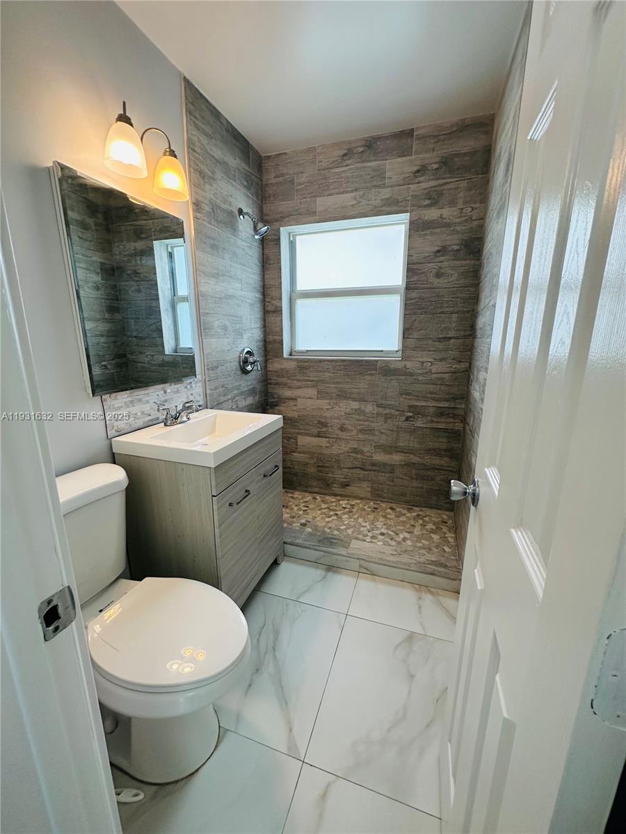 PINE TREE PARK - Residential Income