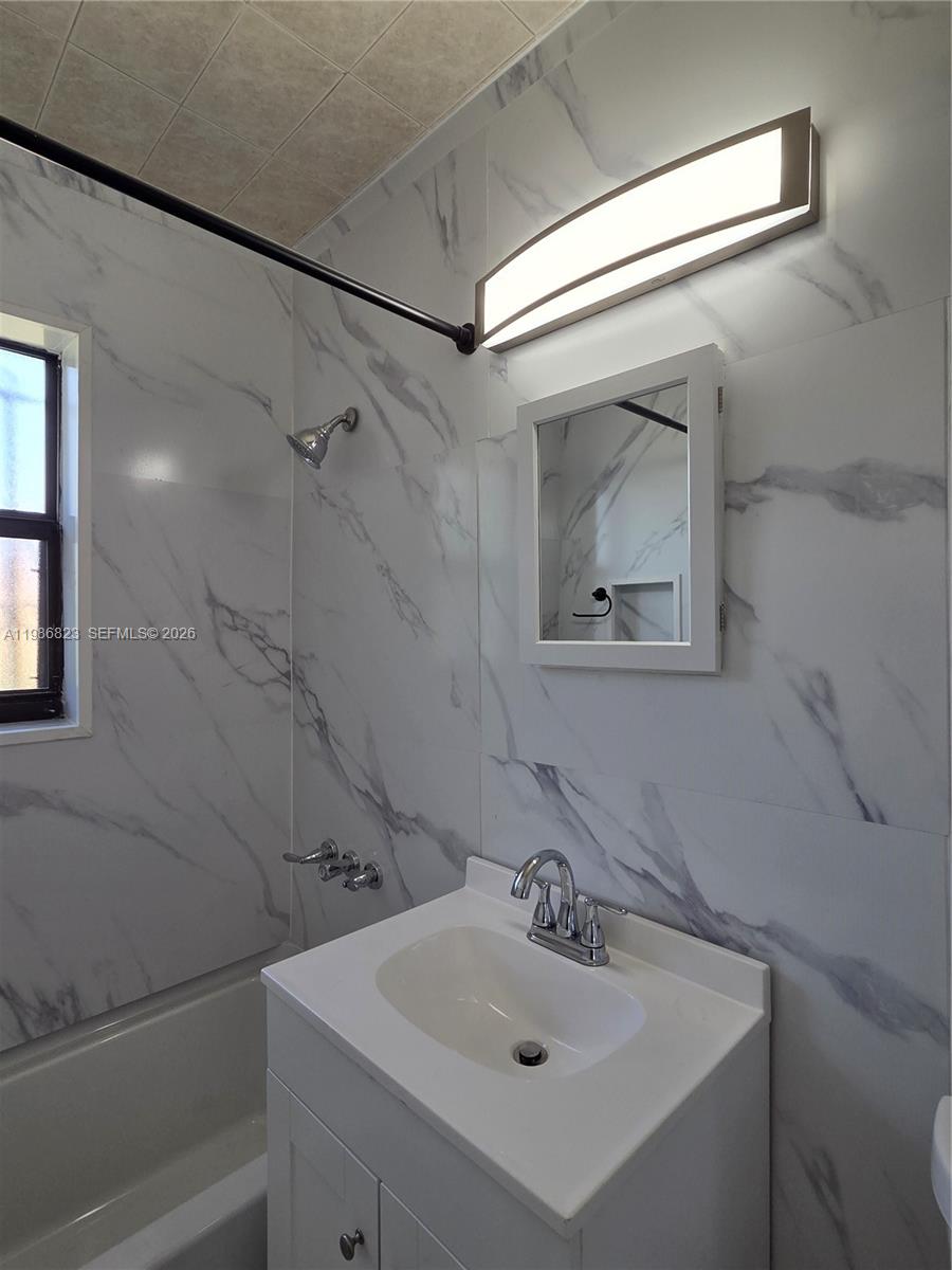 ANDERSON HEIGHTS - Residential Lease