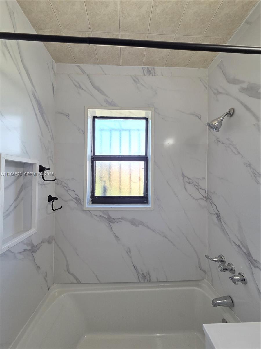 ANDERSON HEIGHTS - Residential Lease