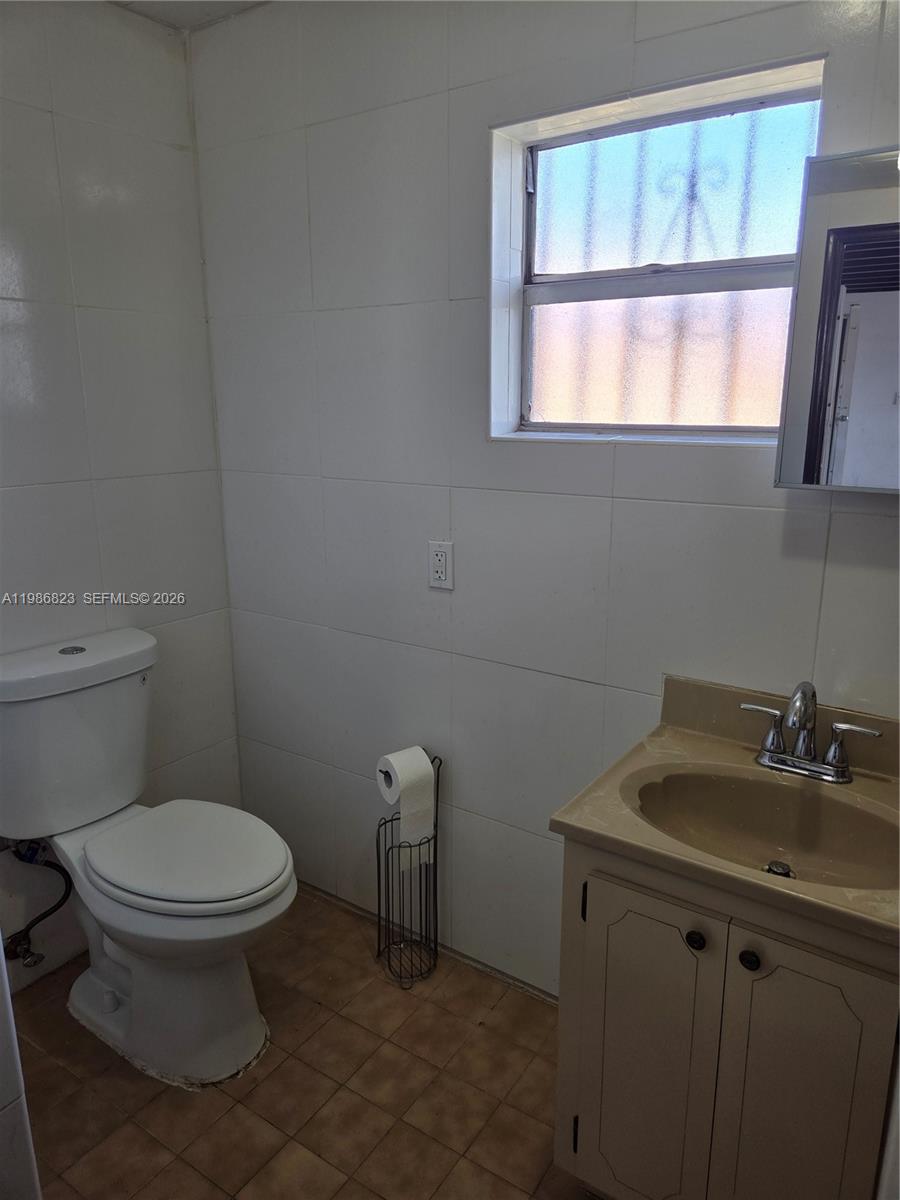 ANDERSON HEIGHTS - Residential Lease