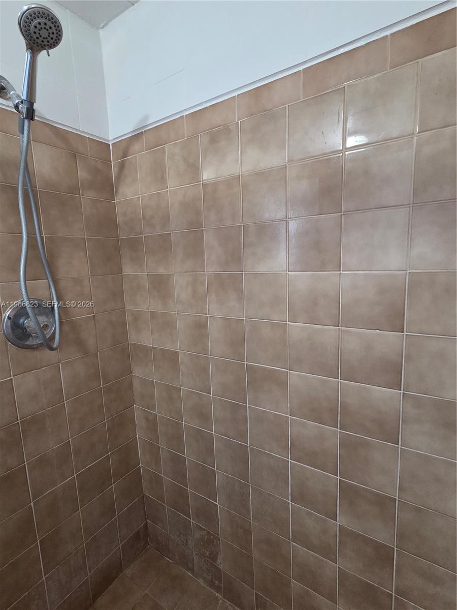 ANDERSON HEIGHTS - Residential Lease