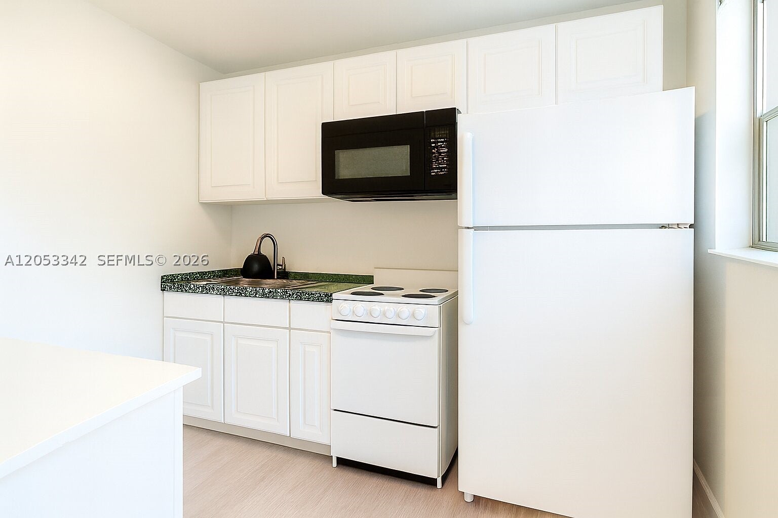 605 SW 14th Ter