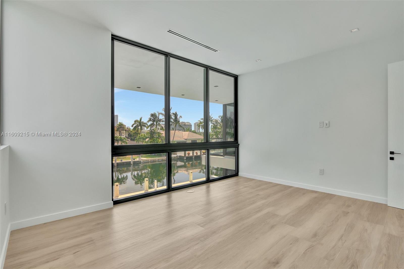 EASTERN SHORES - Residential