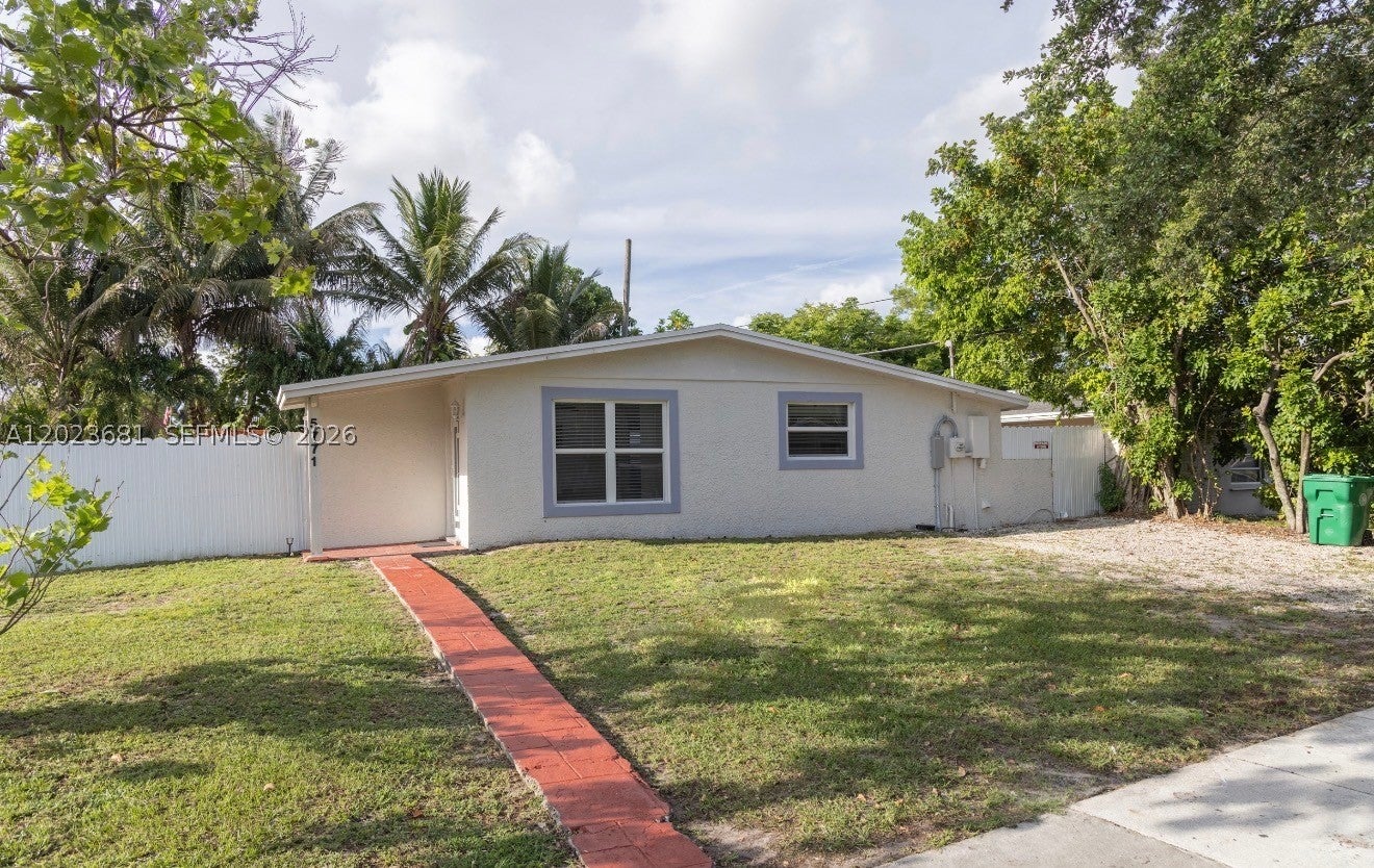5771 SW 38th Ct