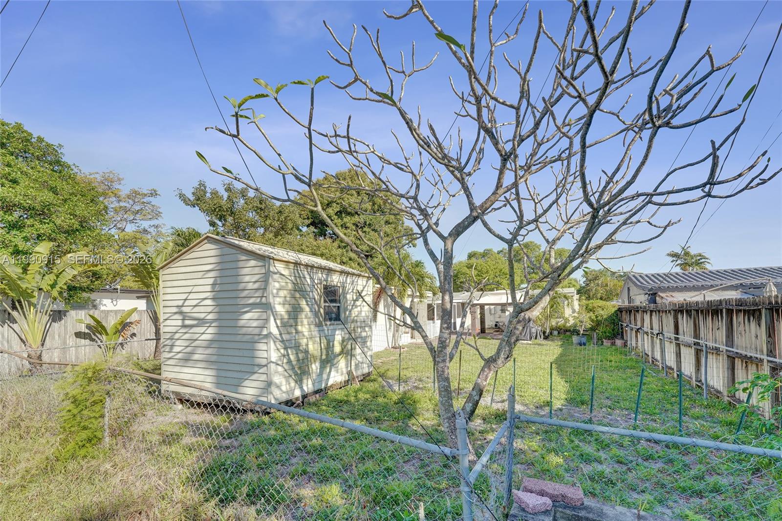 HOLLYWOOD PARK - Residential