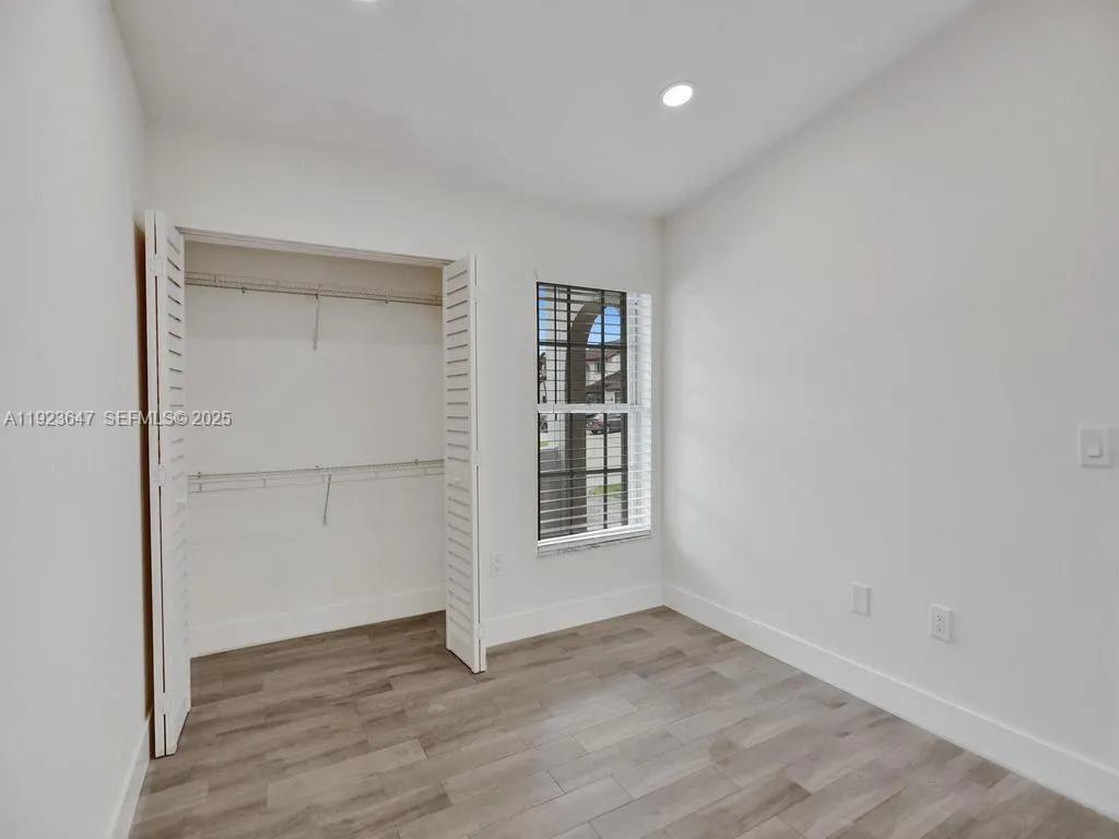 Miami, Florida 33183, United States, 2 Bedrooms Bedrooms, ,2 BathroomsBathrooms,Residential,Pending,250340