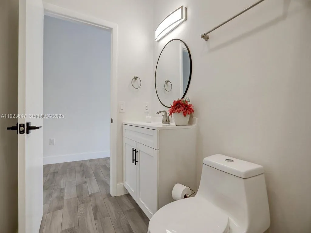 Miami, Florida 33183, United States, 2 Bedrooms Bedrooms, ,2 BathroomsBathrooms,Residential,Pending,250340