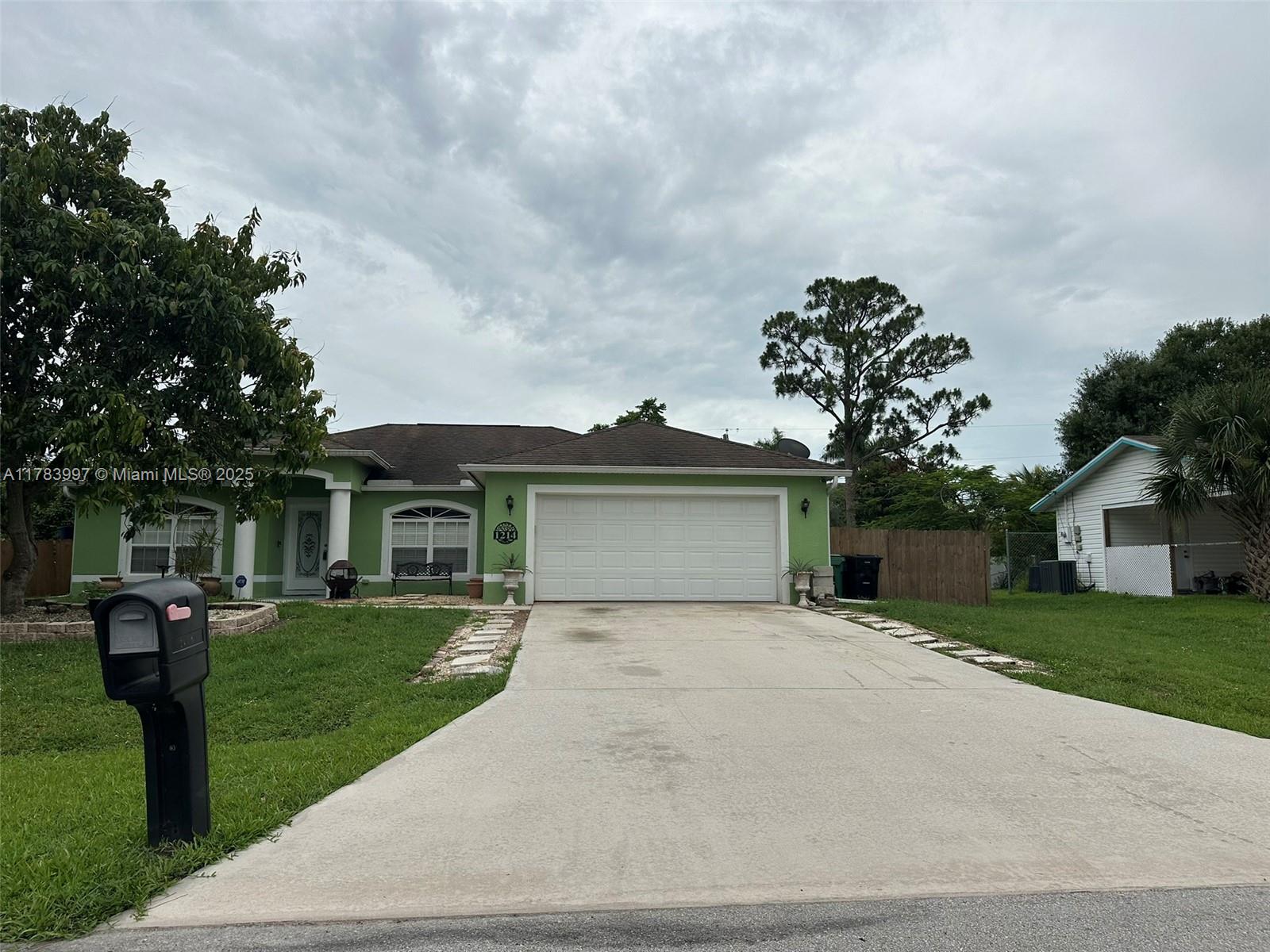 PORT ST LUCIE SECTION 17 - Residential