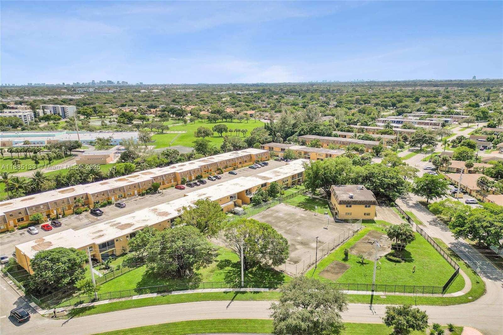 SUNRISE TOWNE 1 - Land