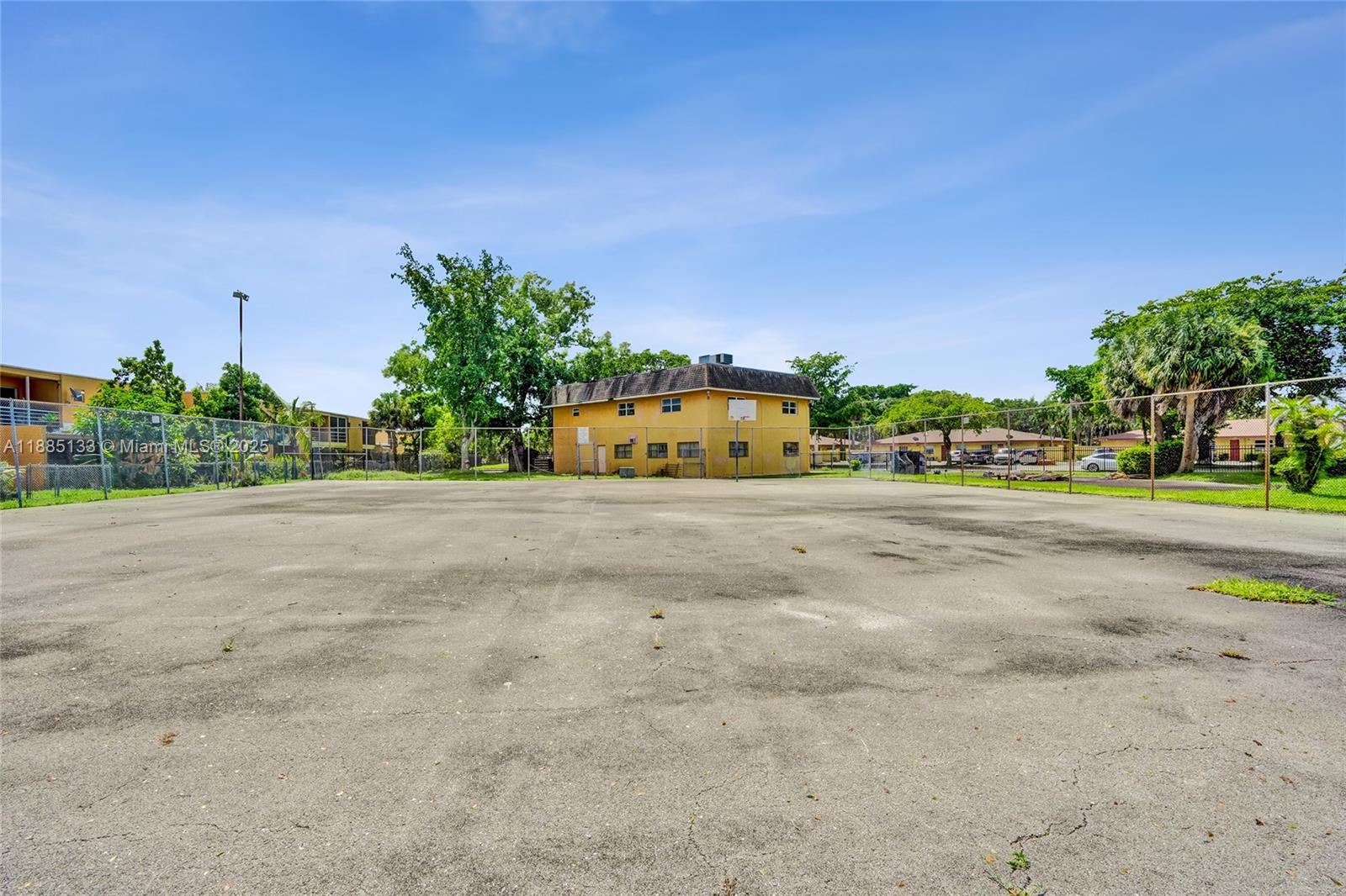 SUNRISE TOWNE 1 - Land