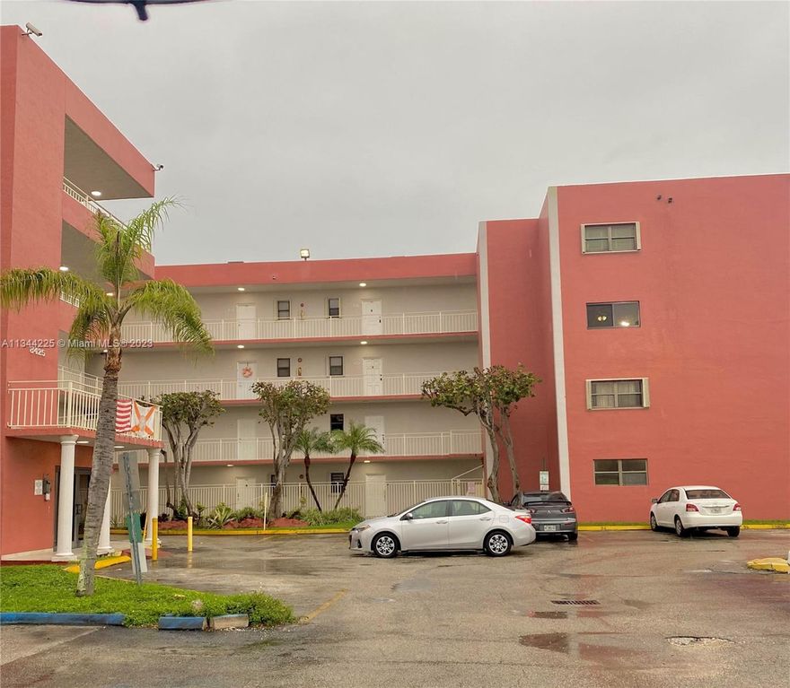 Location!!! Right in the middle of Fontainebleau, easy access to Dolphin Expressway (836), Palmetto Expressway (826), and Florida's Turnpike, walking distance to Doral and mall of the Americas, Home Depot and Cotsco. Only 5 minutes away from MIA International Airport. Secure, clean and well maintained building. 2 assigned parking spaces plus guest parking. Very spacious, bright apartment with a huge balcony. Washer and dryer inside the unit.