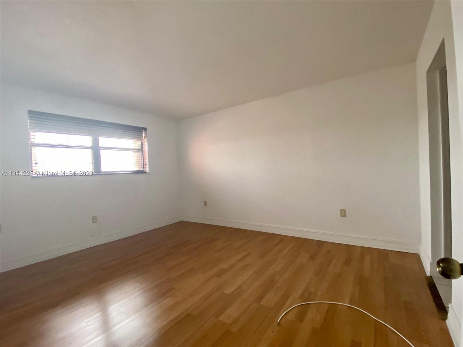 VISIONS AT FOUNTAINBLEAU - Residential Lease