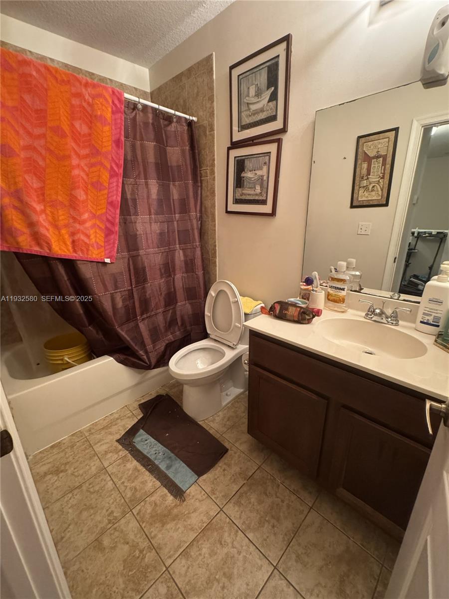 MAJORCA ISLES III CONDO - Residential