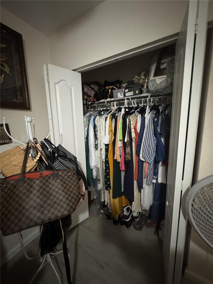 MAJORCA ISLES III CONDO - Residential