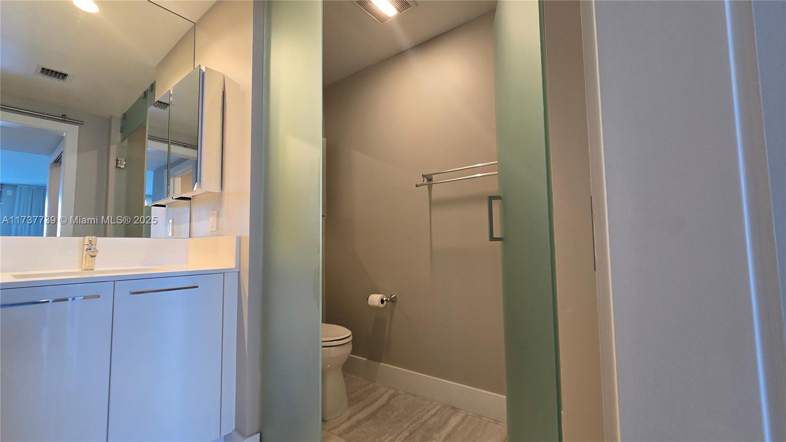 100 LAS OLAS CONDO - Residential