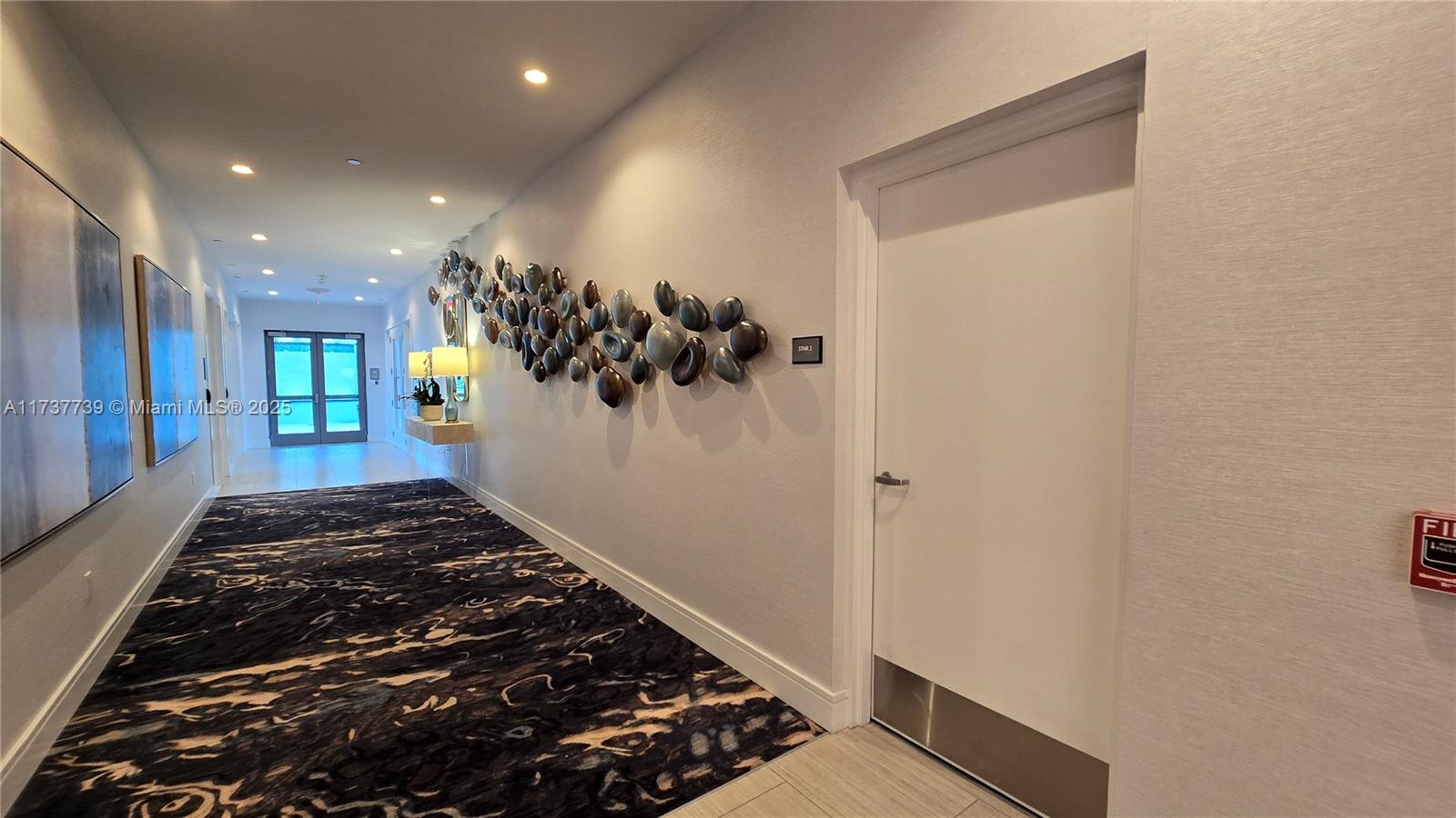 100 LAS OLAS CONDO - Residential