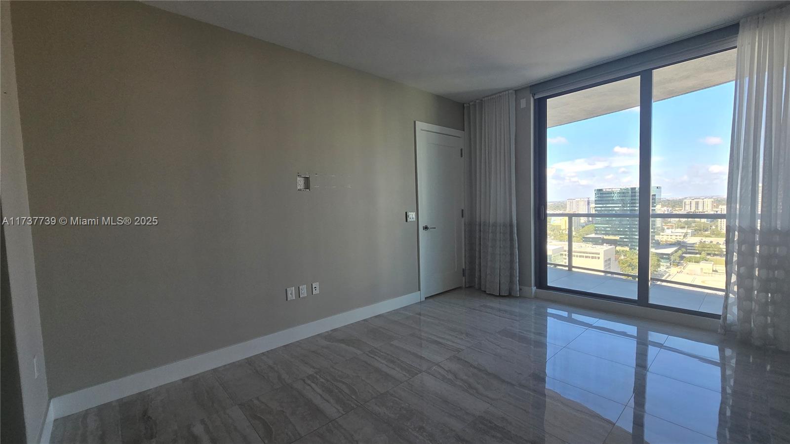 100 LAS OLAS CONDO - Residential
