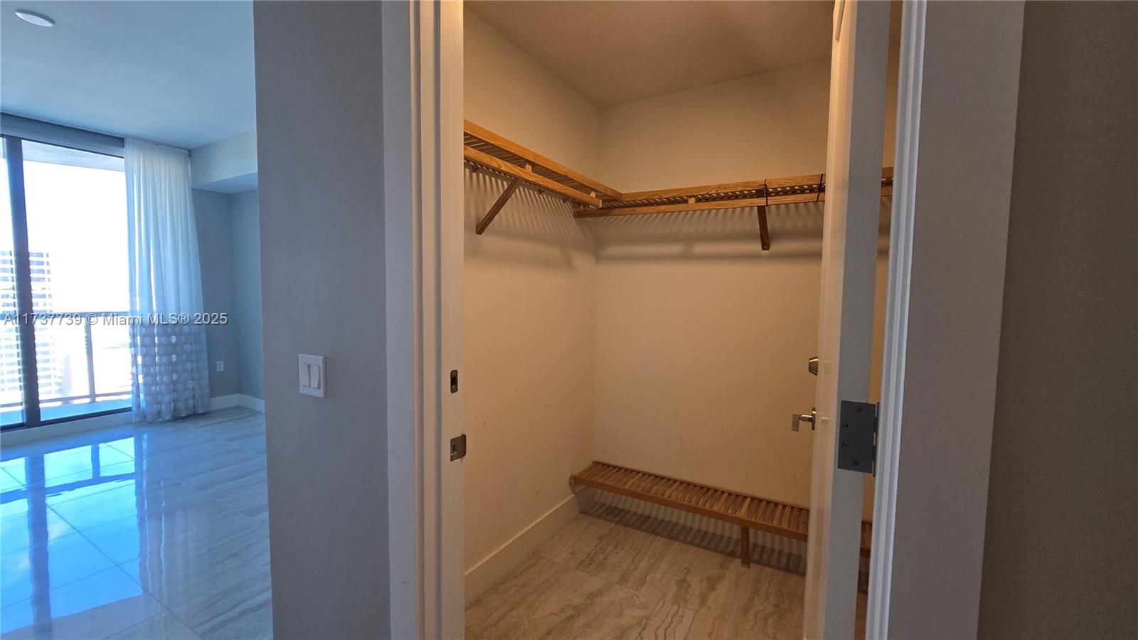 100 LAS OLAS CONDO - Residential