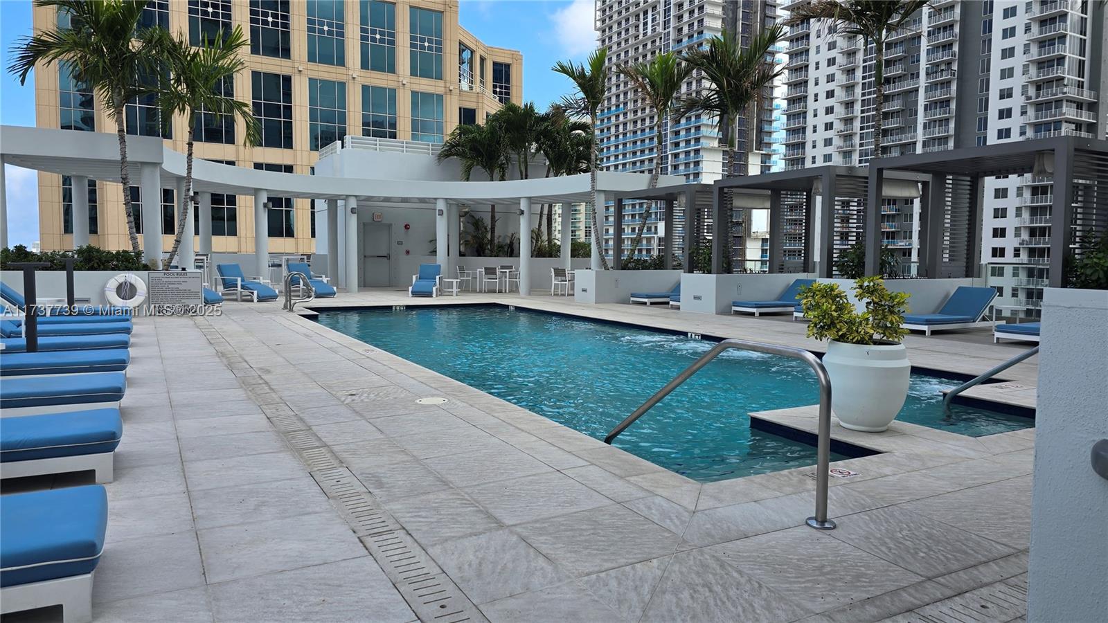 100 LAS OLAS CONDO - Residential