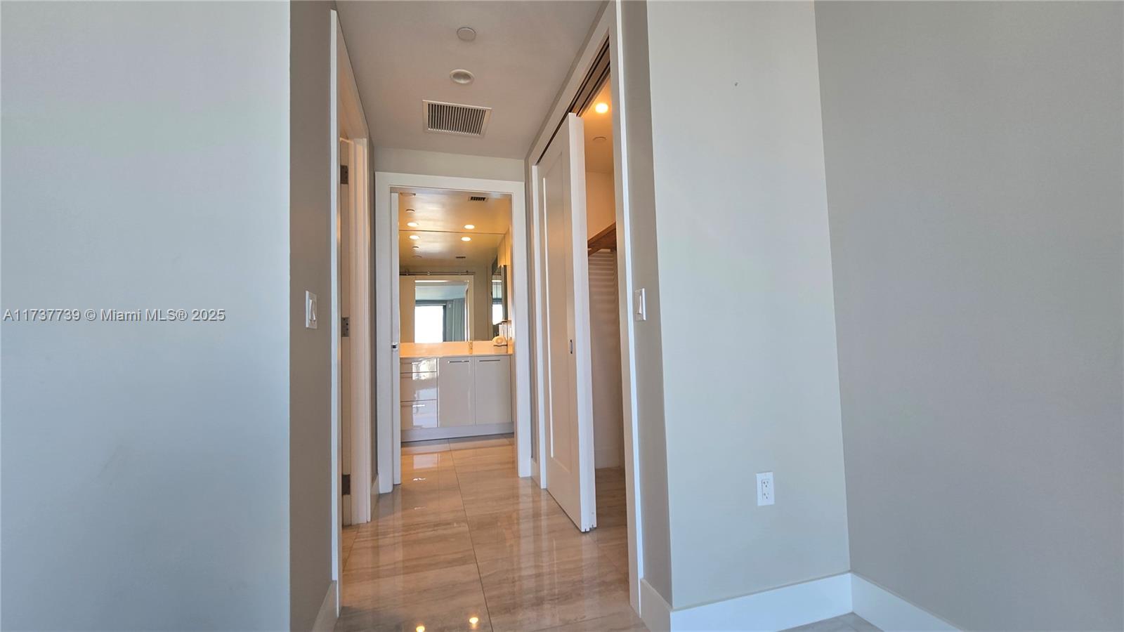 100 LAS OLAS CONDO - Residential