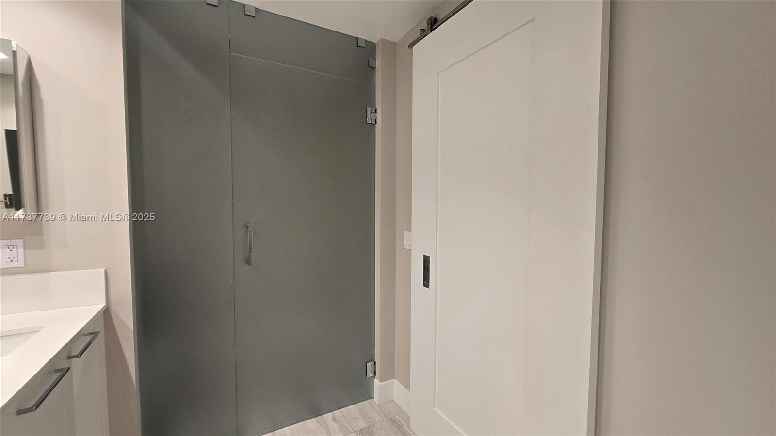 100 LAS OLAS CONDO - Residential