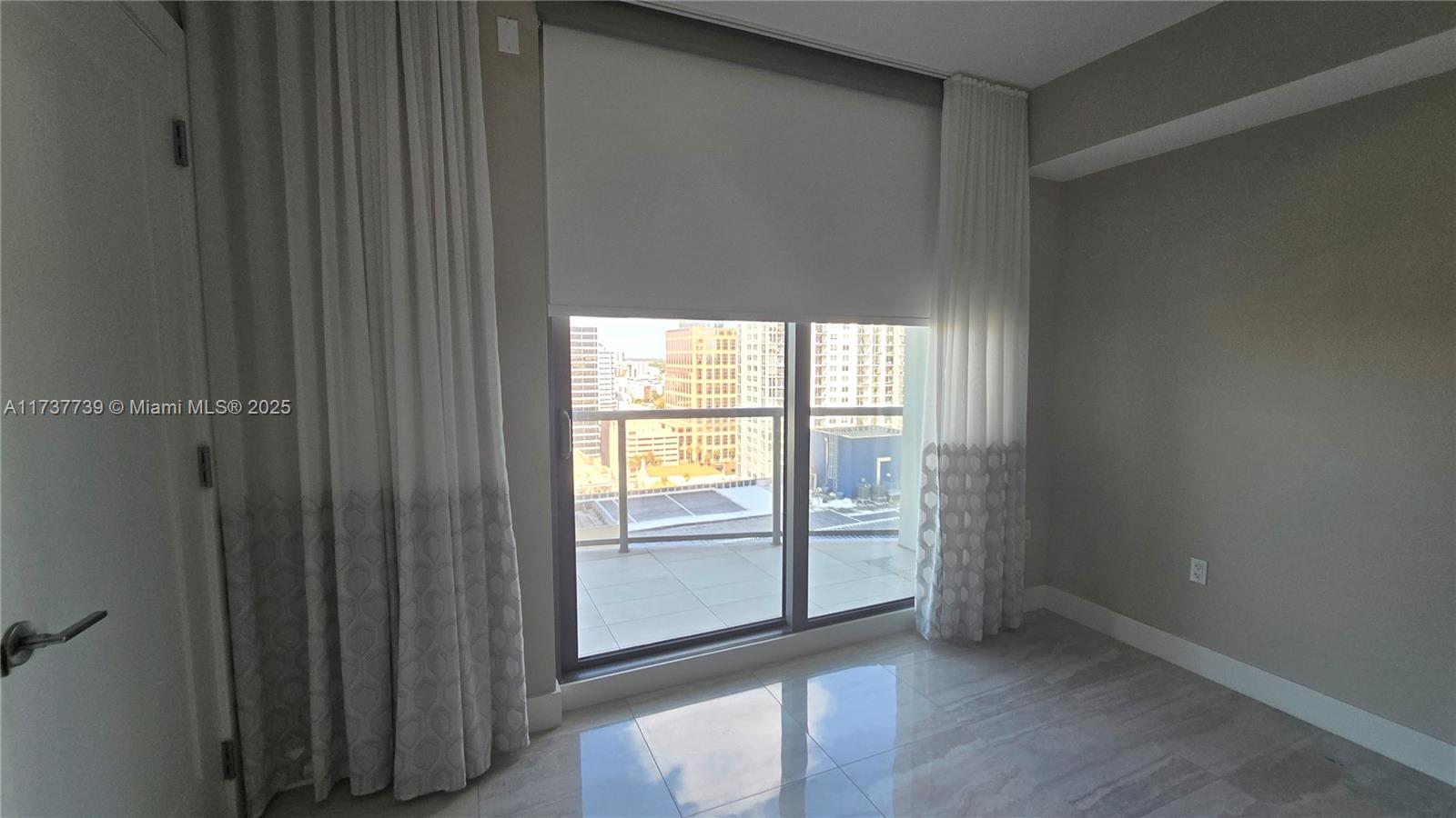 100 LAS OLAS CONDO - Residential