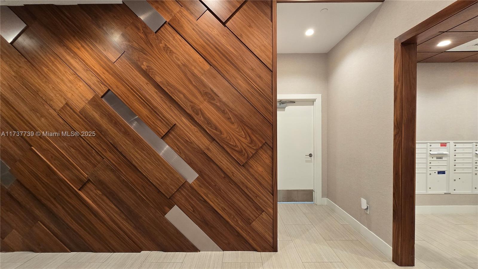 100 LAS OLAS CONDO - Residential