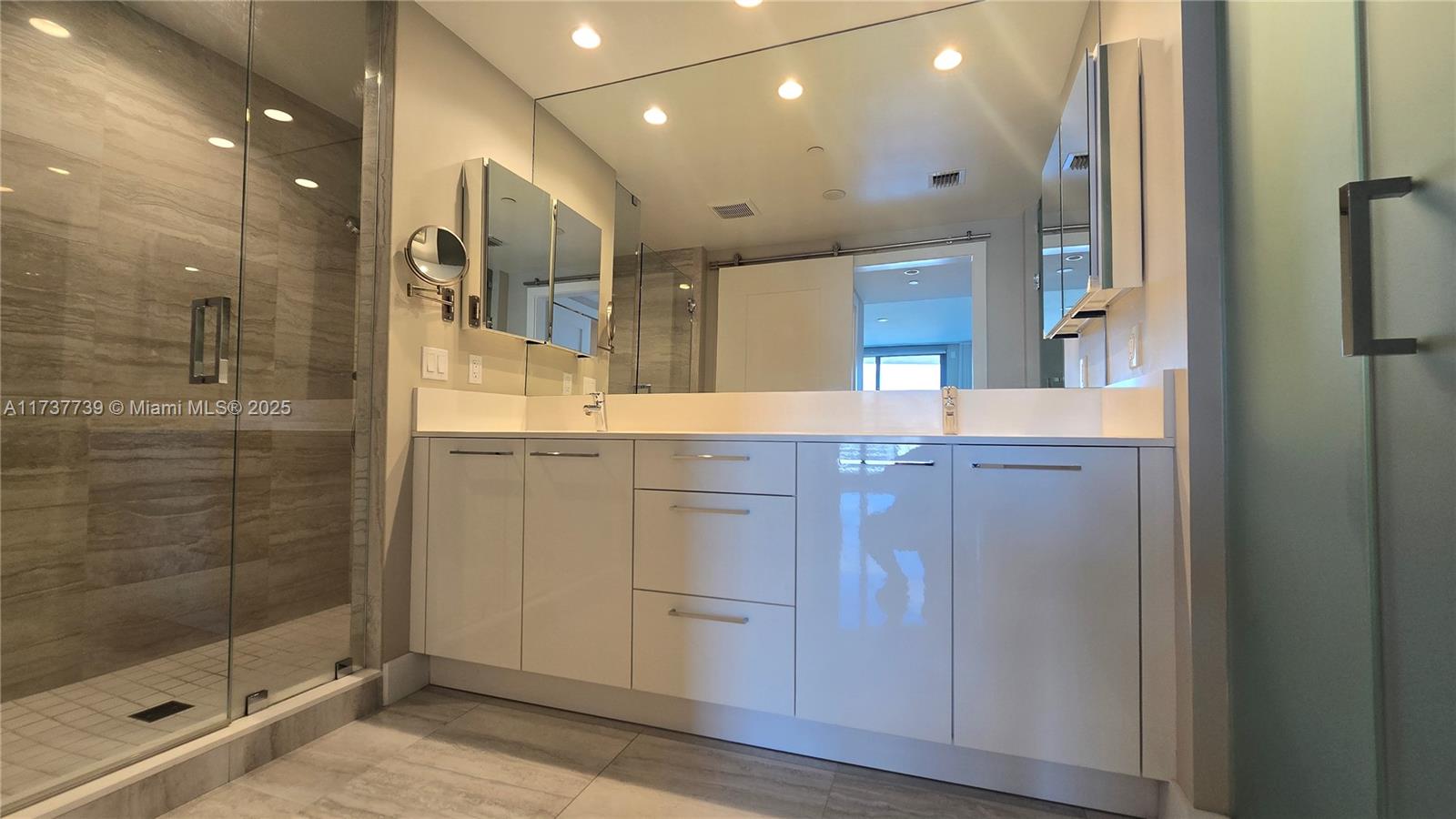 100 LAS OLAS CONDO - Residential