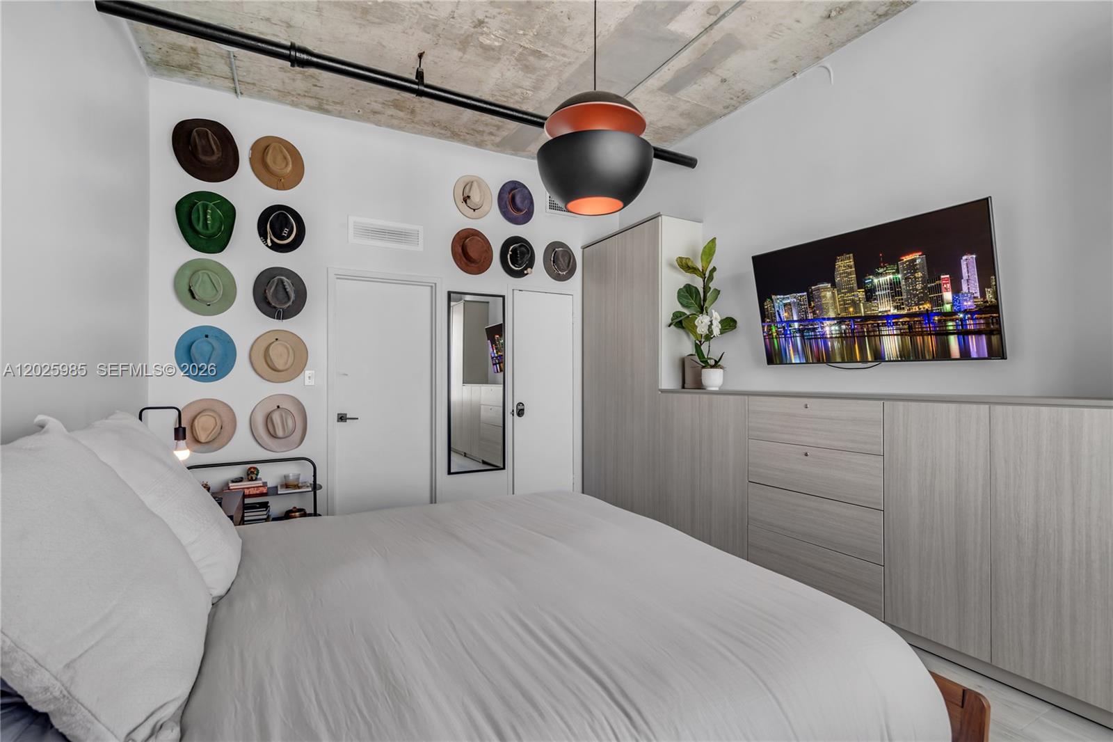MIRADOR 1000 CONDO - Residential