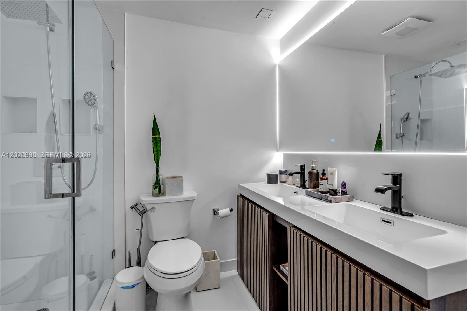 MIRADOR 1000 CONDO - Residential