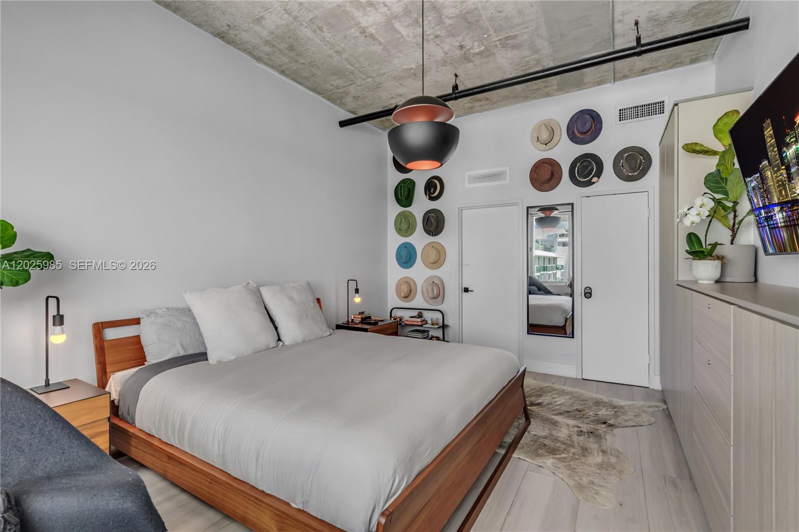 MIRADOR 1000 CONDO - Residential