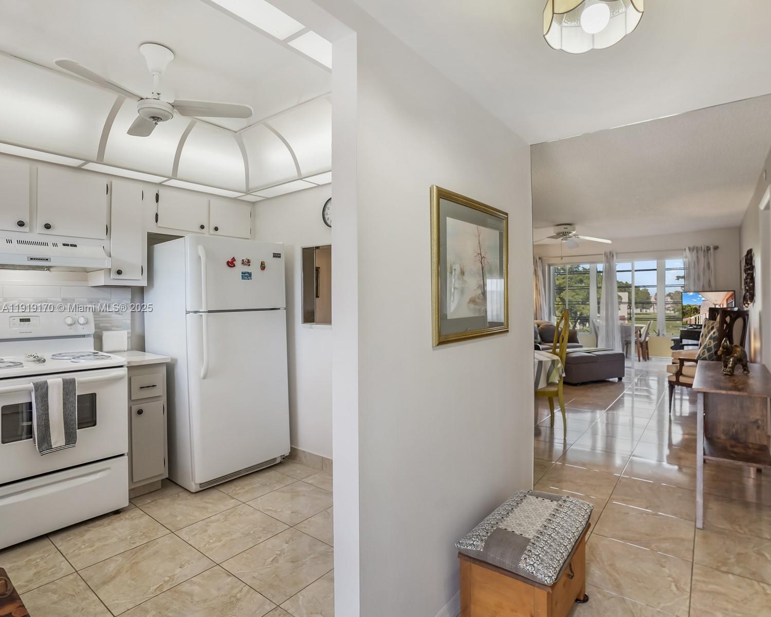 SUNRISE LAKES 118 CONDO - Residential