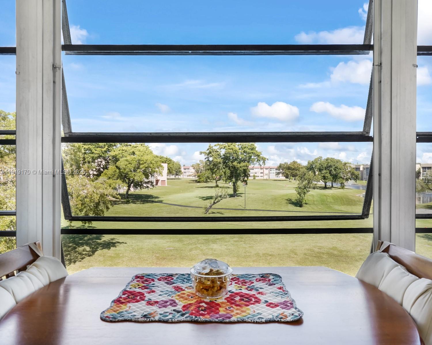 SUNRISE LAKES 118 CONDO - Residential