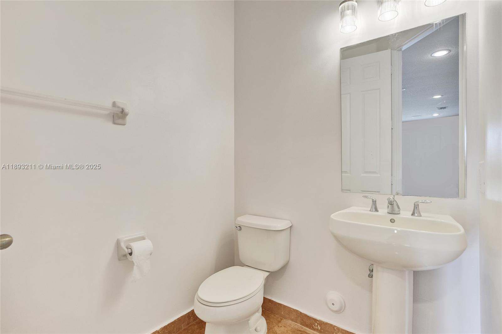 CUTLER CAY - Residential Lease