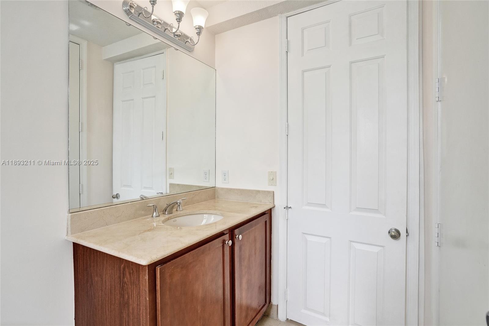 CUTLER CAY - Residential Lease