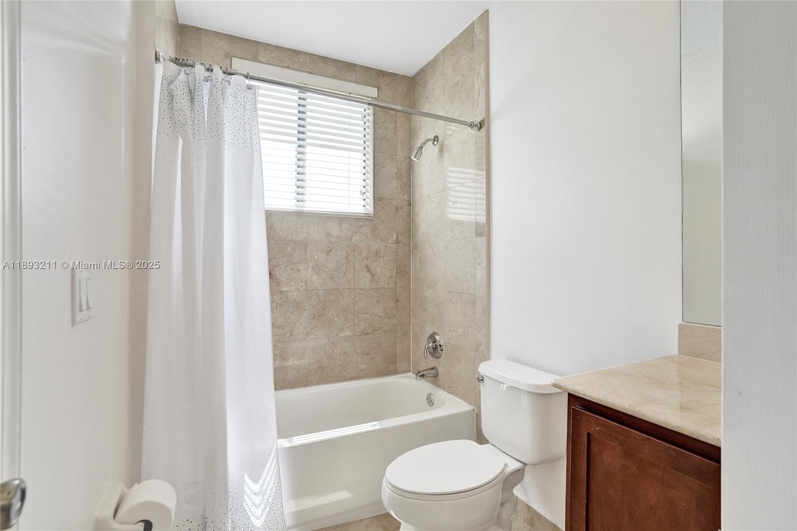 CUTLER CAY - Residential Lease