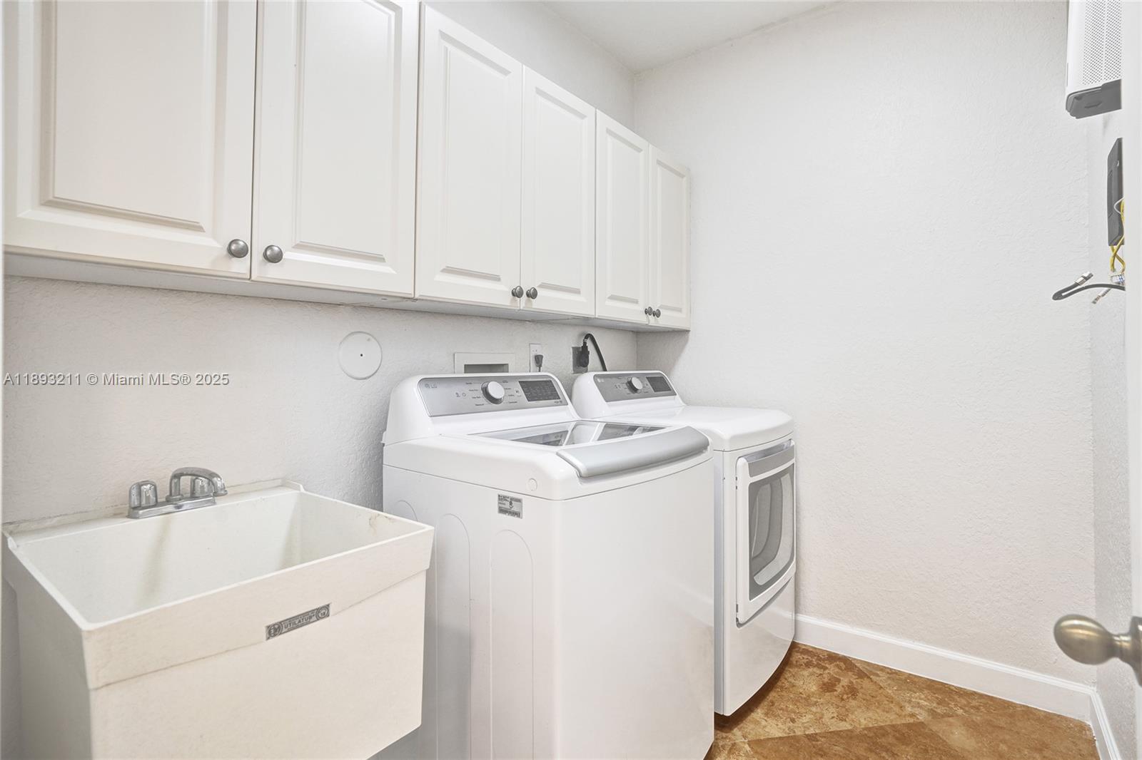 CUTLER CAY - Residential Lease