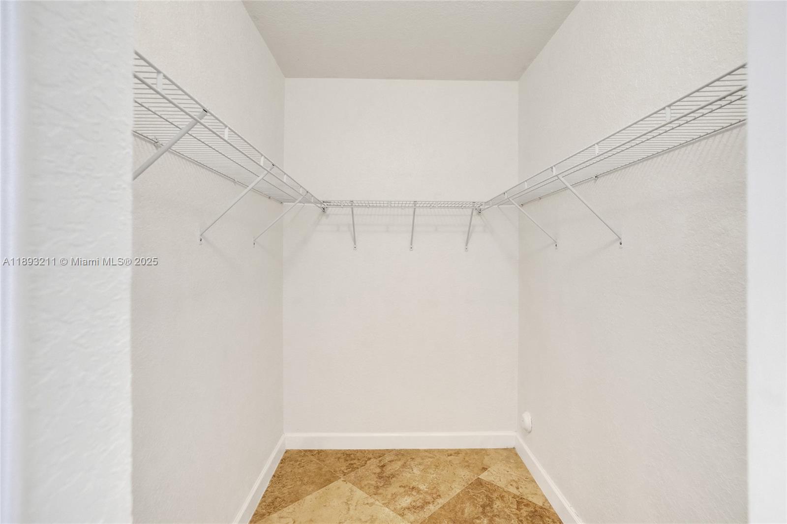 CUTLER CAY - Residential Lease