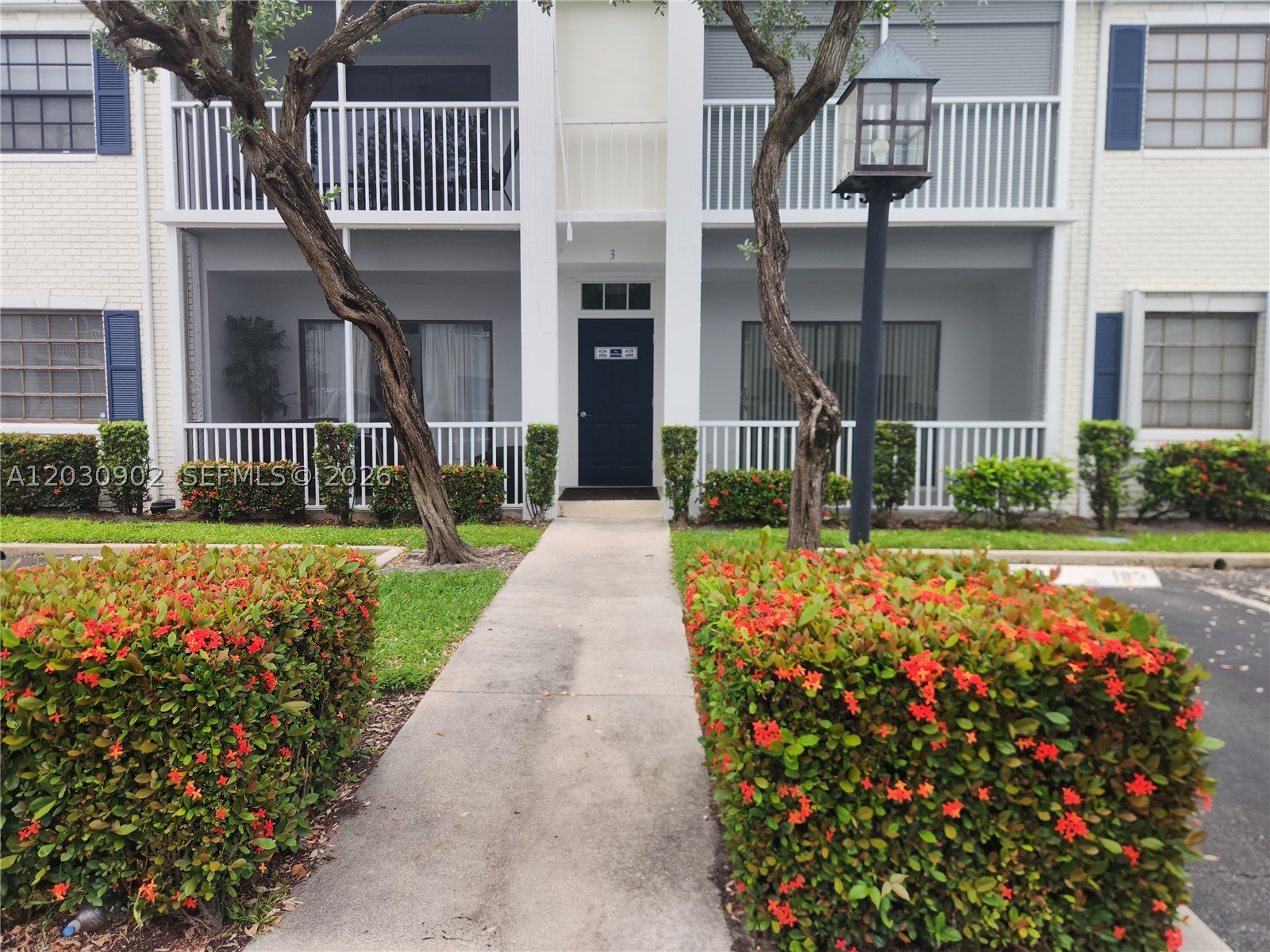 160 Cypress Club Dr 608
