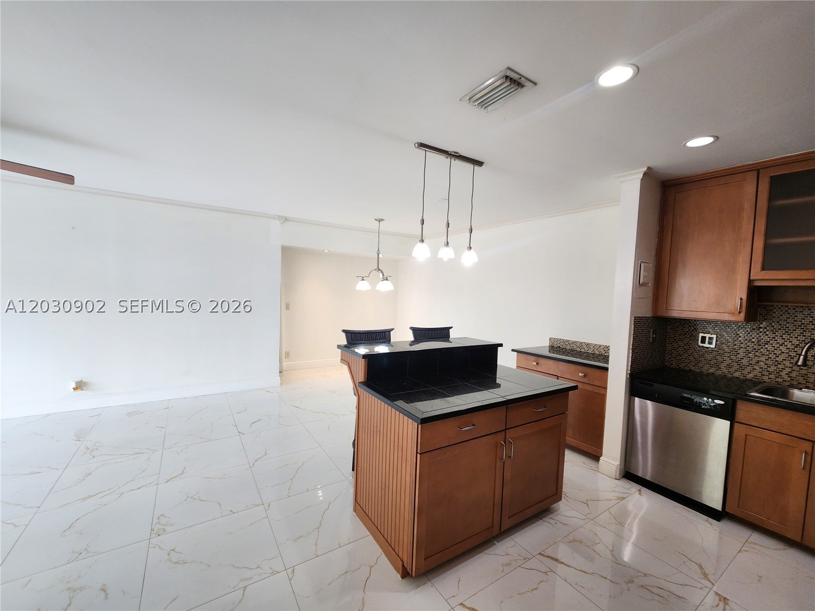 160 Cypress Club Dr 608