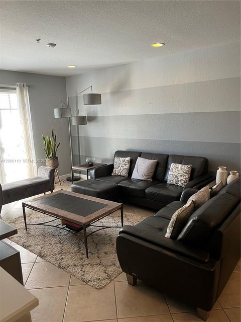 808 SW 147th Ave 3608 Pembroke Pines FL 33027