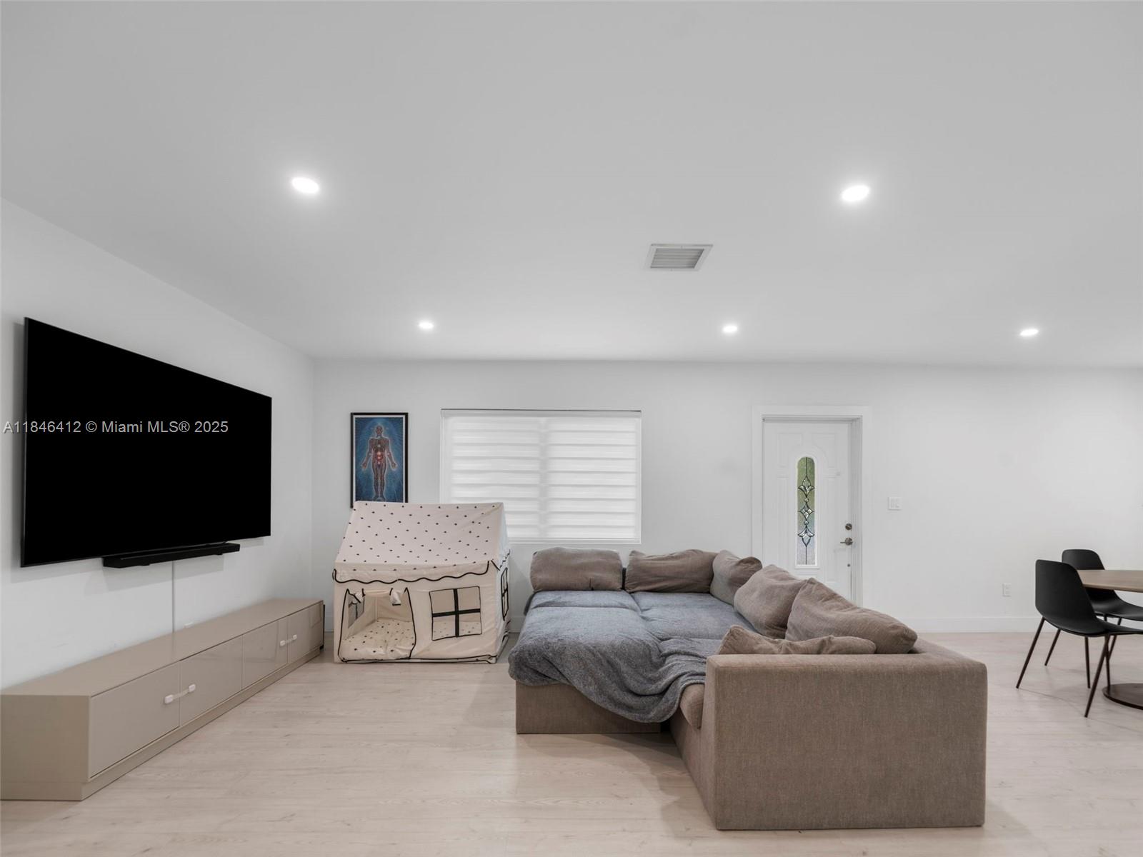 5203 SW 128th Pl, Miami, FL, 33175/$700,000 1 5203 SW 128th Pl