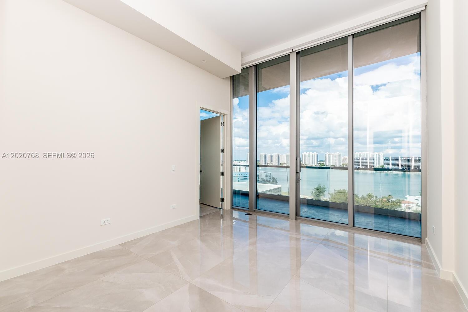 Turnberry Ocean Club - Residential